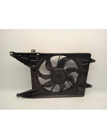Recambio de electroventilador para dacia sandero laureate referencia OEM IAM 8200765566B  