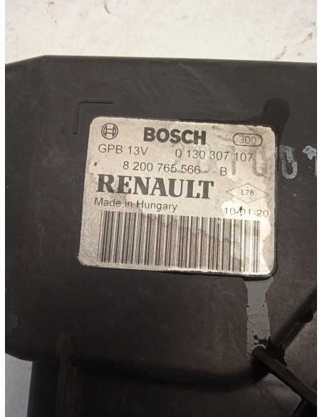 Recambio de electroventilador para dacia sandero laureate referencia OEM IAM 8200765566B  