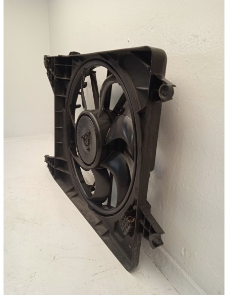 Recambio de electroventilador para dacia sandero laureate referencia OEM IAM 8200765566B  