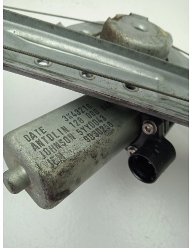 Recambio de elevalunas delantero derecho para dacia sandero laureate referencia OEM IAM 8200603862  