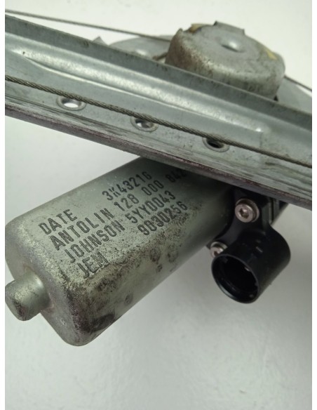 Recambio de elevalunas delantero derecho para dacia sandero laureate referencia OEM IAM 8200603862  