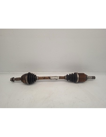 Recambio de transmision delantera izquierda para dacia sandero laureate referencia OEM IAM 8200863653  