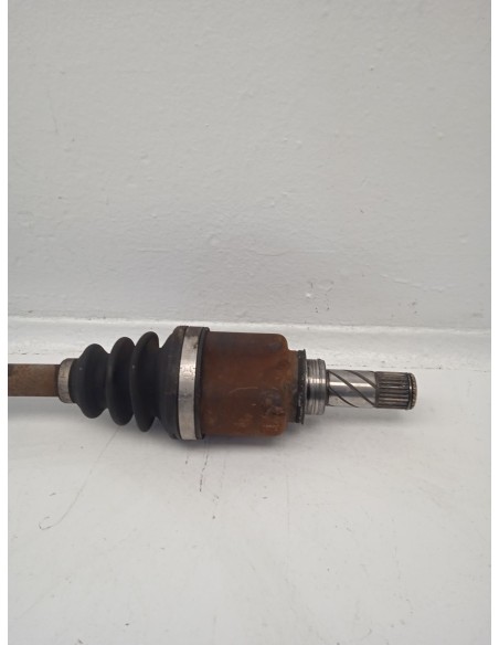 Recambio de transmision delantera izquierda para dacia sandero laureate referencia OEM IAM 8200863653  