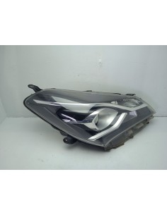Recambio de faro derecho para toyota yaris hybrid active referencia OEM IAM 811300DJ90  