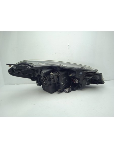 Recambio de faro izquierdo para toyota yaris hybrid active referencia OEM IAM 811700DJ90  