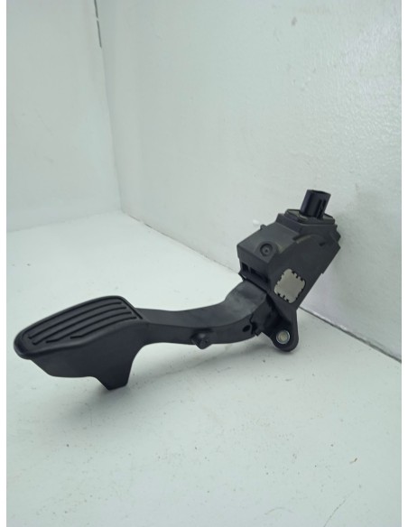 Recambio de potenciometro pedal para toyota yaris hybrid active referencia OEM IAM 781100D110  