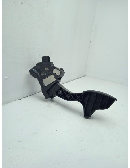 Recambio de potenciometro pedal para toyota yaris hybrid active referencia OEM IAM 781100D110  