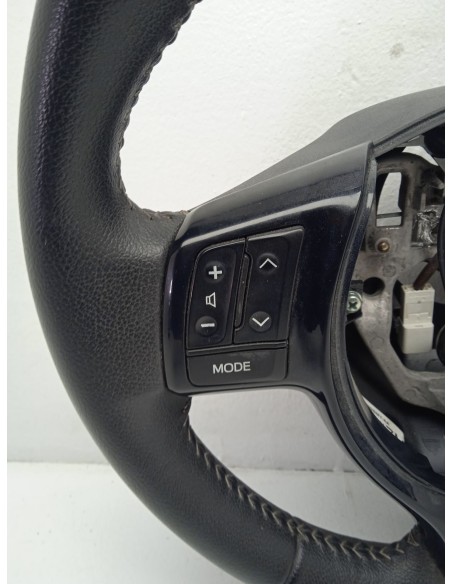 Recambio de volante para toyota yaris hybrid active referencia OEM IAM 45100OD49024  