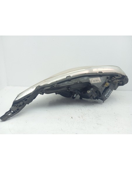 Recambio de faro izquierdo para peugeot 208 allure referencia OEM IAM 1608206580  