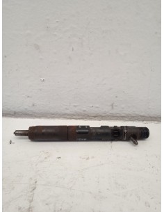 Recambio de inyector para dacia sandero laureate referencia OEM IAM 28232251  