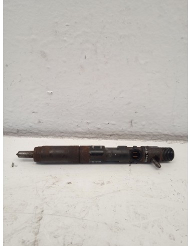 Recambio de inyector para dacia sandero laureate referencia OEM IAM 28232251  