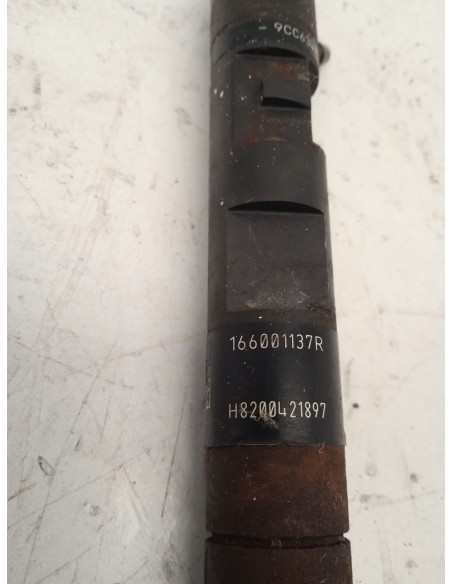 Recambio de inyector para dacia sandero laureate referencia OEM IAM 28232251  