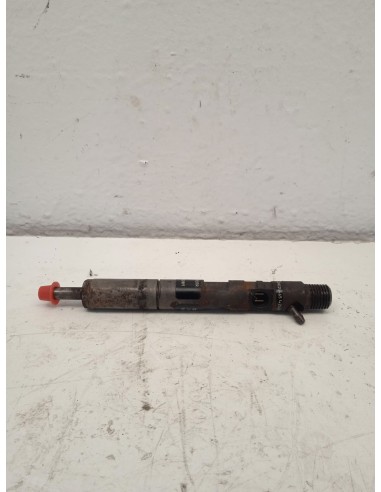 Recambio de inyector para dacia sandero laureate referencia OEM IAM 28232251  