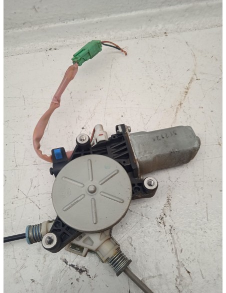 Recambio de elevalunas trasero derecho para honda cr-v (rd8) es referencia OEM IAM 72710S9A013  