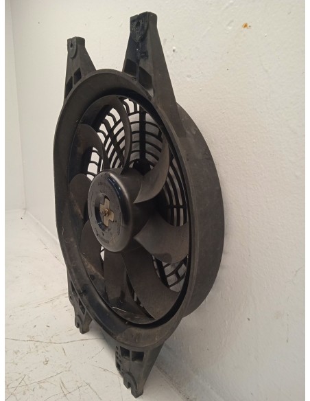 Recambio de electroventilador para kia sorento 2.5 crdi vgt ex1 referencia OEM IAM 977353E000  
