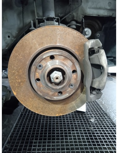 Recambio de mangueta delantera derecha para renault clio grandtour exception referencia OEM IAM 8200345945  