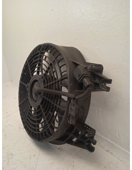 Recambio de electroventilador para kia sorento 2.5 crdi ex referencia OEM IAM 977303E000  