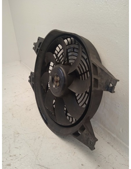 Recambio de electroventilador para kia sorento 2.5 crdi ex referencia OEM IAM 977303E000  