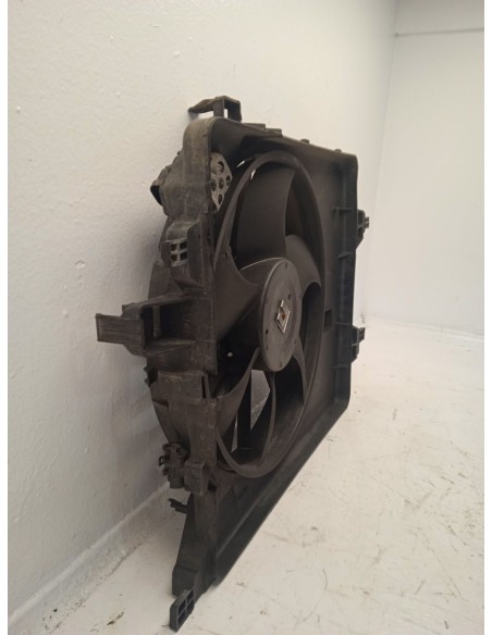 Recambio de electroventilador para renault kangoo dynamique referencia OEM IAM 8200427466B  