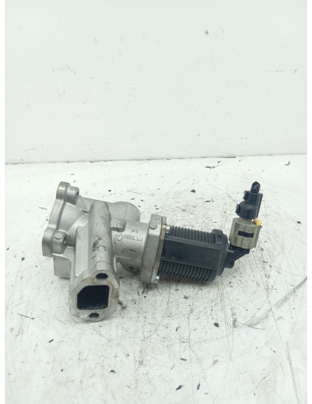 Recambio de valvula egr para opel combo tour 1.3 cdti 16v referencia OEM IAM 500240070  