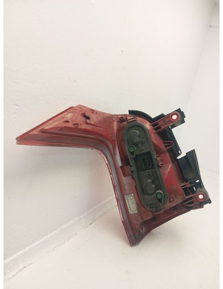 Recambio de piloto trasero derecho para peugeot 5008 active referencia OEM IAM 9672666680  