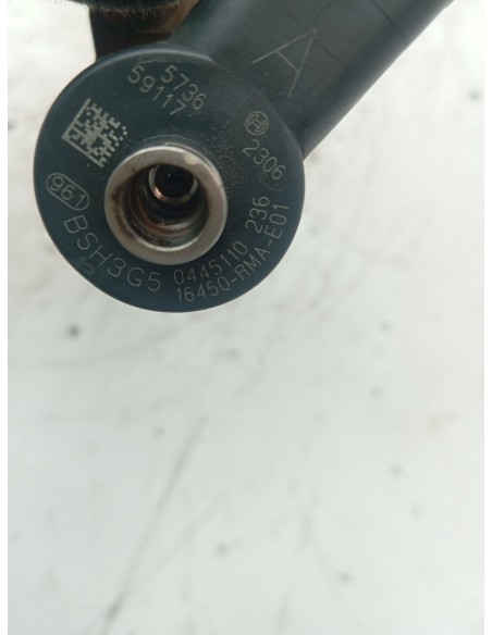 Recambio de inyector para honda cr-v (rd8) es referencia OEM IAM 16450RMAE01  