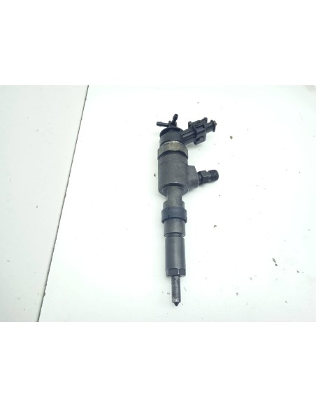 Recambio de inyector para peugeot 206 berlina 1.4 hdi referencia OEM IAM 0445110075  