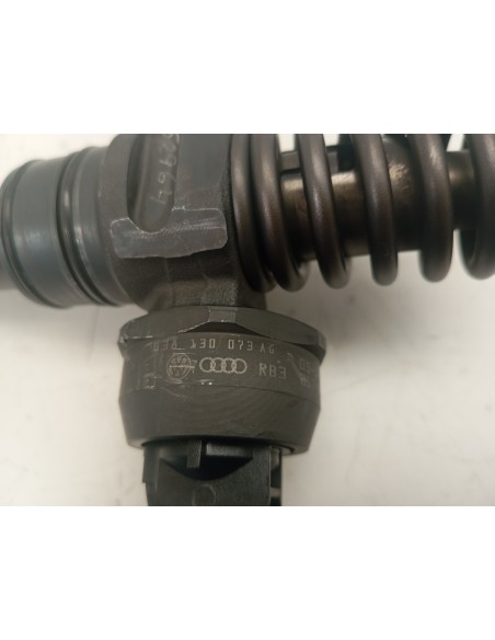 Recambio de inyector para volkswagen golf v berlina (1k1) 1.9 tdi referencia OEM IAM 038130073AG  