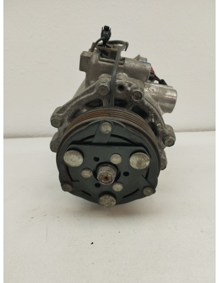 Recambio de compresor aire acondicionado para suzuki swift berlina (mz) gl (3-ptas.) referencia OEM IAM 9520062JA0  