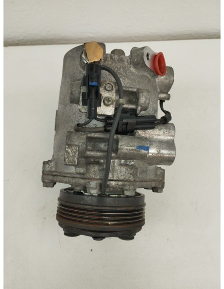 Recambio de compresor aire acondicionado para suzuki swift berlina (mz) gl (3-ptas.) referencia OEM IAM 9520062JA0  