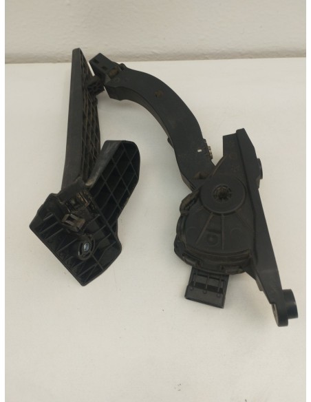 Recambio de potenciometro pedal para kia pro cee´d (jd) 1.6 crdi 110 referencia OEM IAM 32700A6100  
