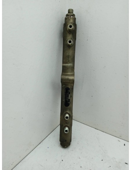 Recambio de rampa inyectora para chrysler voyager (rg) 2.5 crd cat referencia OEM IAM 0445214041  