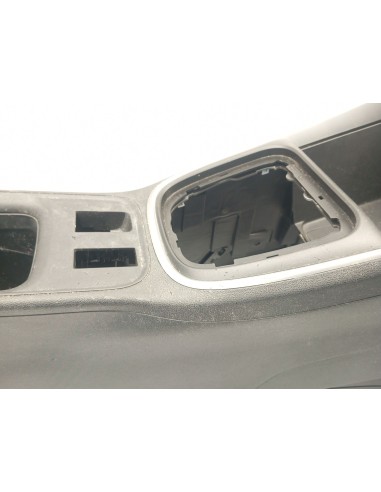 Recambio de apoyabrazos central para jeep avenger (j2) electric referencia OEM IAM 735763538  