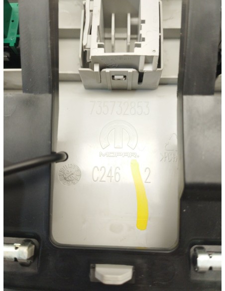 Recambio de luz interior para jeep avenger (j2) electric referencia OEM IAM 735732853  