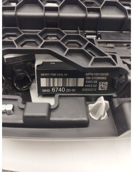 Recambio de luz interior para jeep avenger (j2) electric referencia OEM IAM 735732853  
