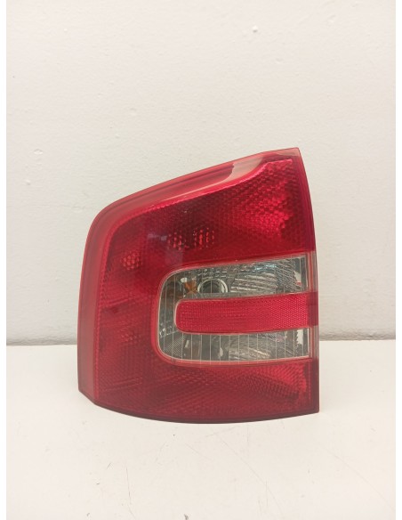 Recambio de piloto trasero izquierdo para skoda octavia combi (1z5) elegance 4x4 referencia OEM IAM 1Z5945111A  