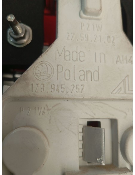 Recambio de piloto trasero izquierdo para skoda octavia combi (1z5) elegance 4x4 referencia OEM IAM 1Z5945111A  