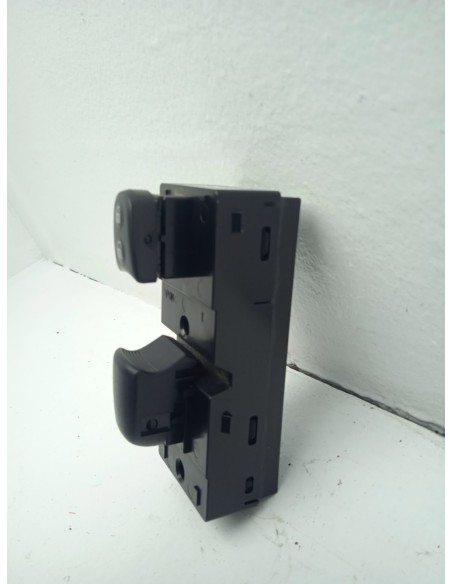 Recambio de mando elevalunas delantero derecho para nissan leaf referencia OEM IAM 254111KA5A  