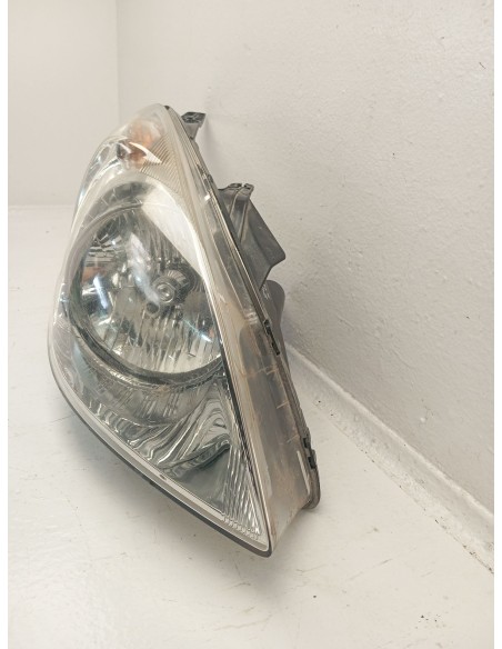 Recambio de faro derecho para hyundai i20 classic referencia OEM IAM 921021J010  