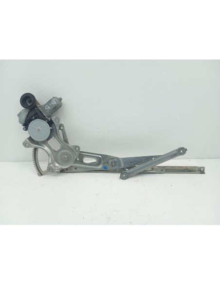 Recambio de elevalunas delantero derecho para lexus is200 (ds2/is2) 200d referencia OEM IAM 6980130260  