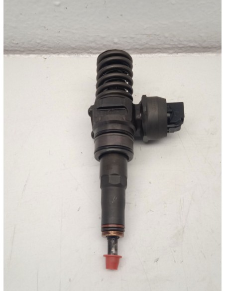 Recambio de inyector para audi a3 (8p1) 1.9 tdi referencia OEM IAM 038130073BN  