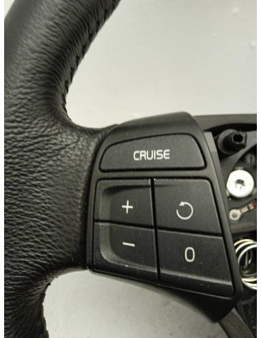 Recambio de volante para volvo s40 berlina 2.0 diesel cat referencia OEM IAM 8687335 CON MANDOS 