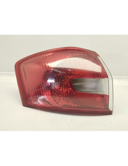 Recambio de piloto trasero izquierdo para ford kuga i 2.0 tdci referencia OEM IAM 8V4113405AF  