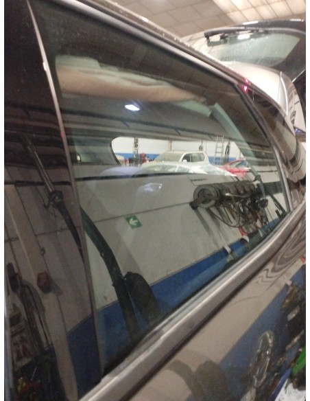 Recambio de luna trasera izquierda para peugeot 3008 allure referencia OEM IAM 9811648680  