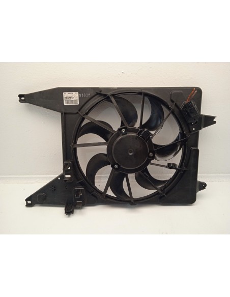 Recambio de electroventilador para dacia sandero 1.2 16v lpg referencia OEM IAM 8200765566B  