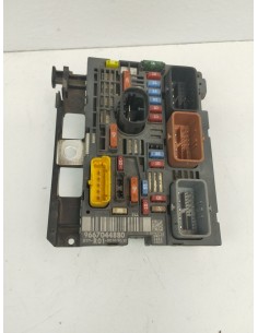 Recambio de caja reles / fusibles para citroën c4 picasso sx referencia OEM IAM 9667044880  