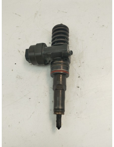 Recambio de inyector para skoda fabia i (6y2) 1.9 tdi referencia OEM IAM 038130073J  