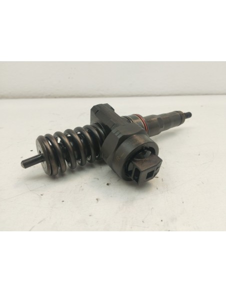 Recambio de inyector para skoda fabia i (6y2) 1.9 tdi referencia OEM IAM 038130073J  