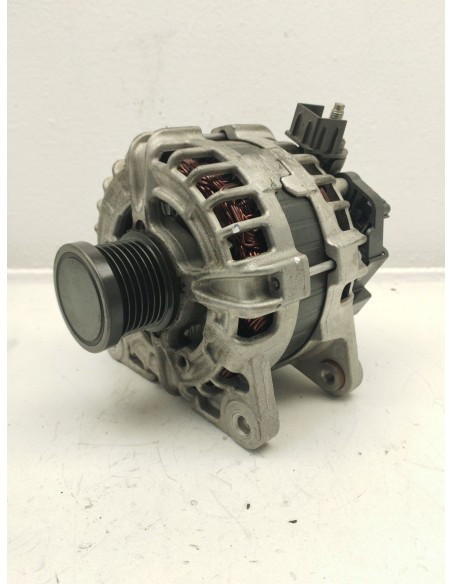 Recambio de alternador para renault clio v (b7_) tce 90 (b7mt) referencia OEM IAM 231002175R  