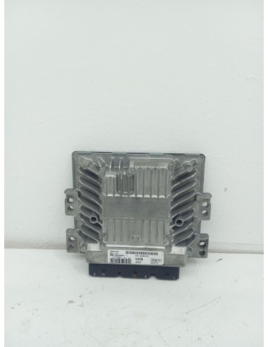 Recambio de centralita motor uce para ford kuga i 2.0 tdci referencia OEM IAM 8V4112A650CB  
